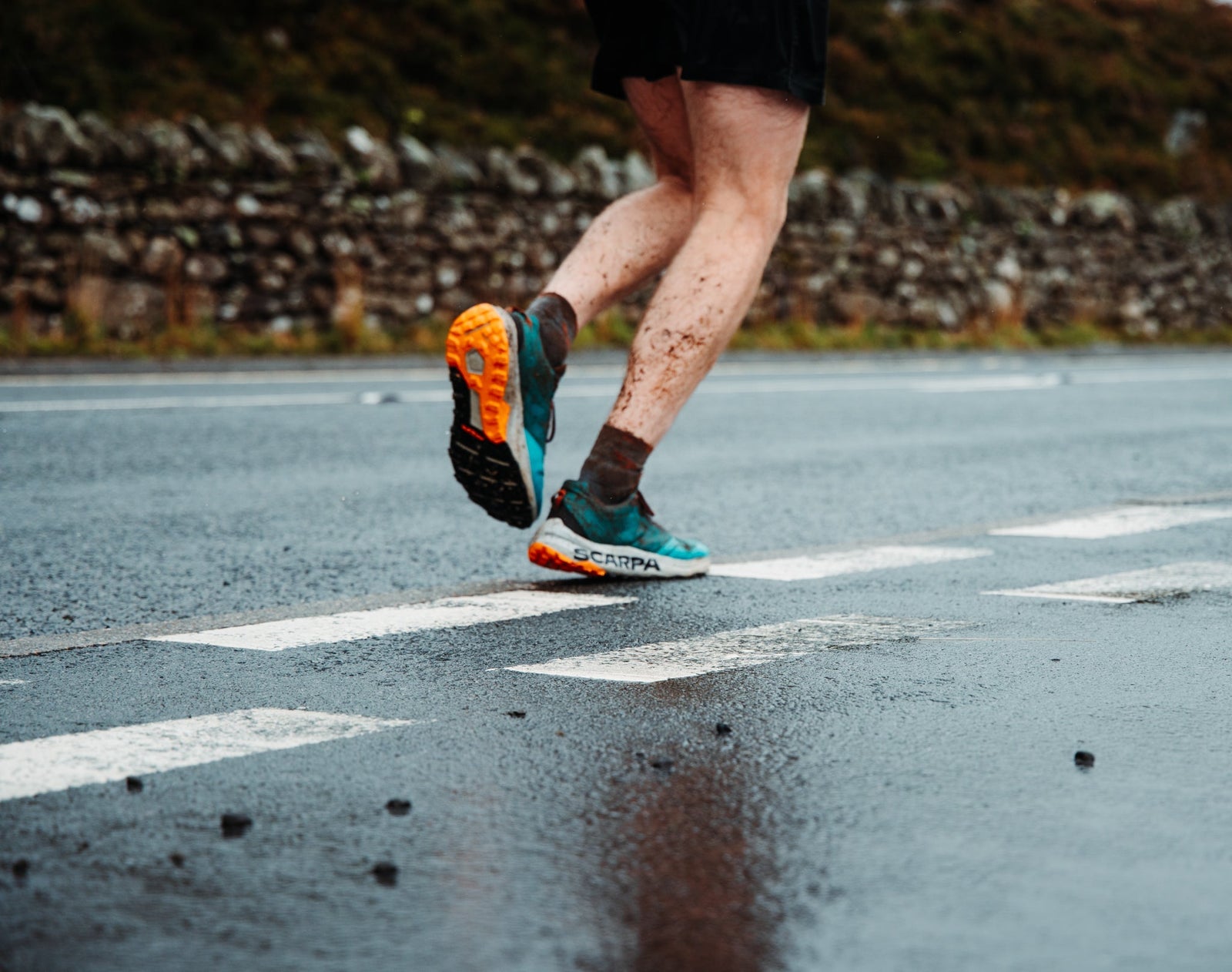 How to Prevent Athlete’s Foot: Causes, Risks, and the Importance of Dry Shoes